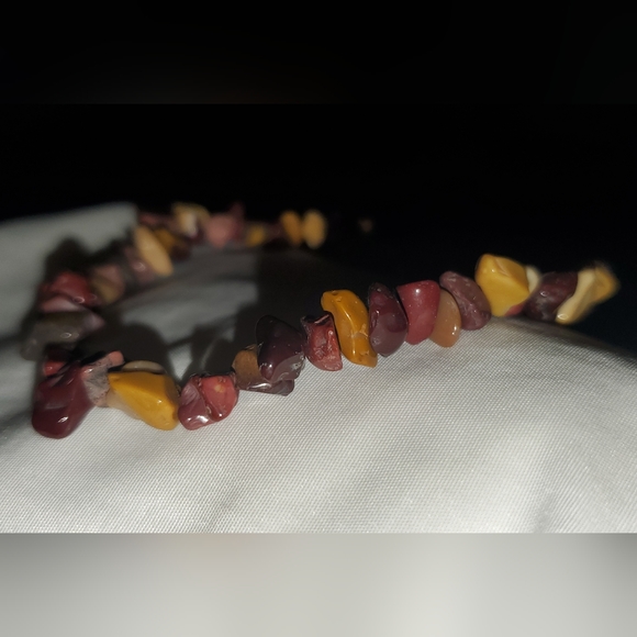 Mookaite Handmade Stretch Bracelet - Picture 3 of 6